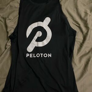 EUC Peloton tank top size large